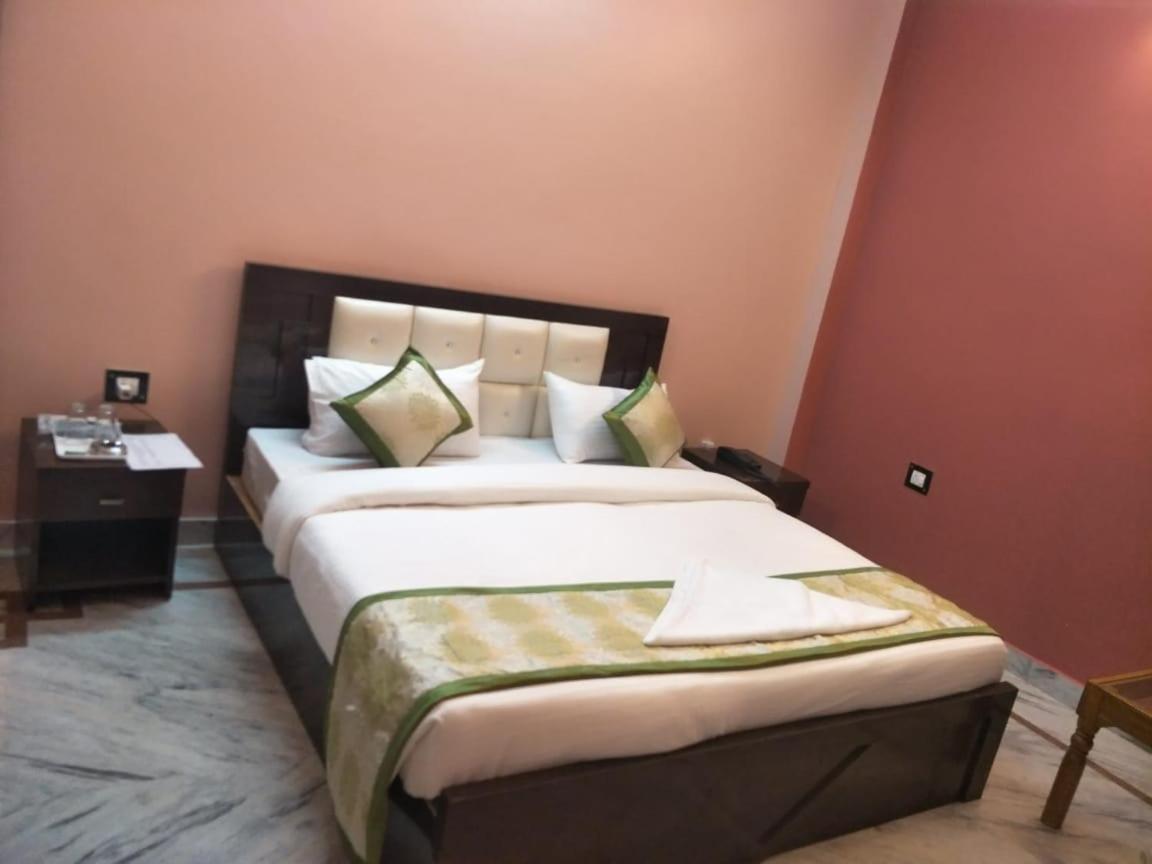 Surabhi Garden Inn Lucknow Exterior foto